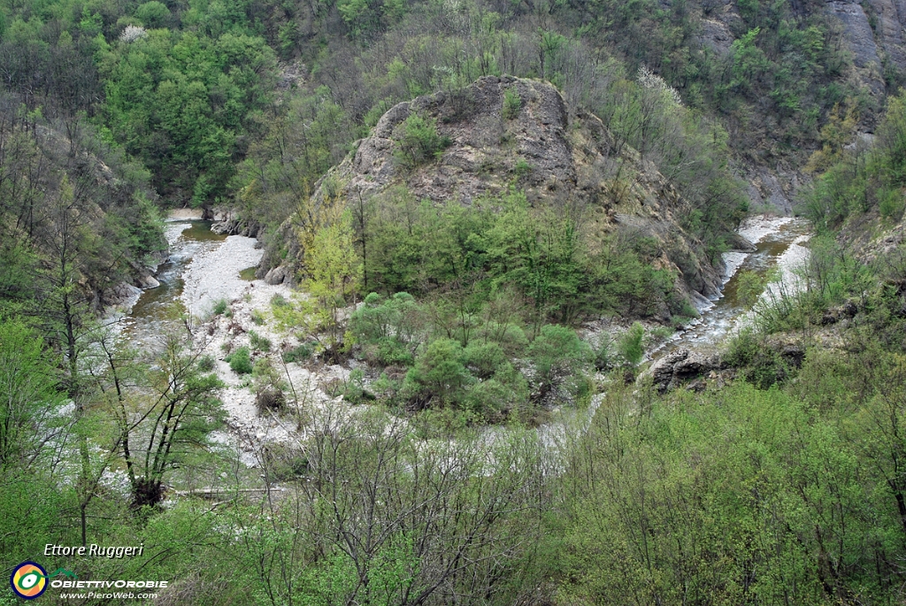 40 - ansa del torrente Vobbia.JPG